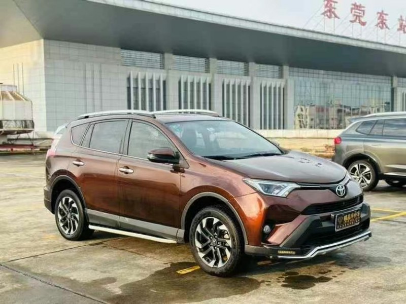 東莞17年豐田RAV4榮放2