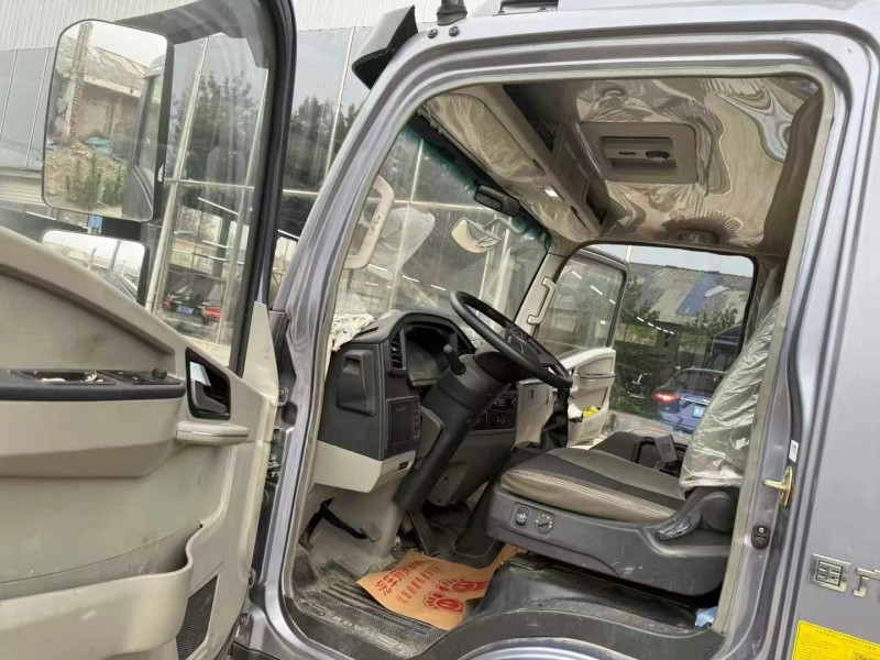 徐州24年卡車系列重汽豪沃4