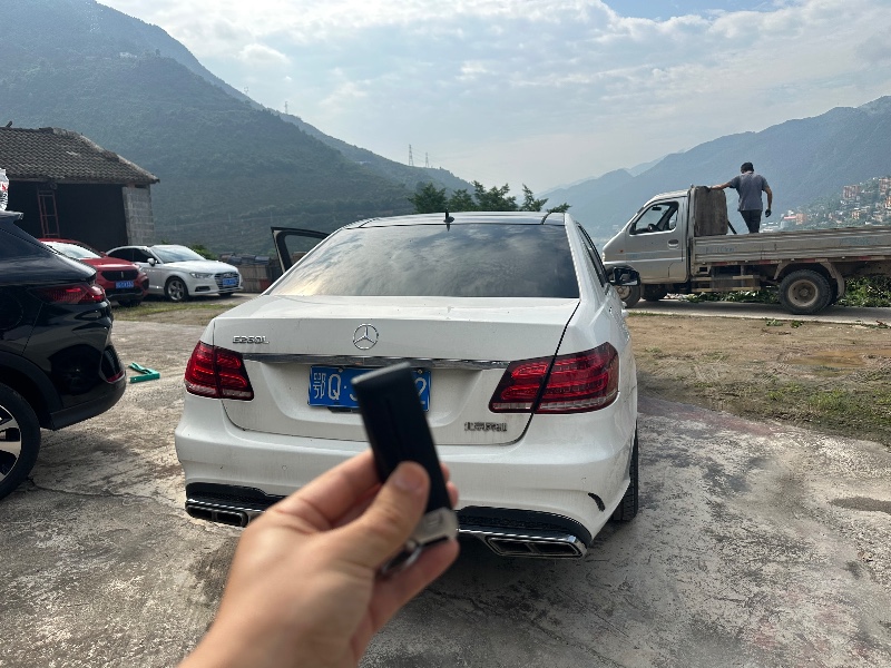 恩施14年奔馳E3