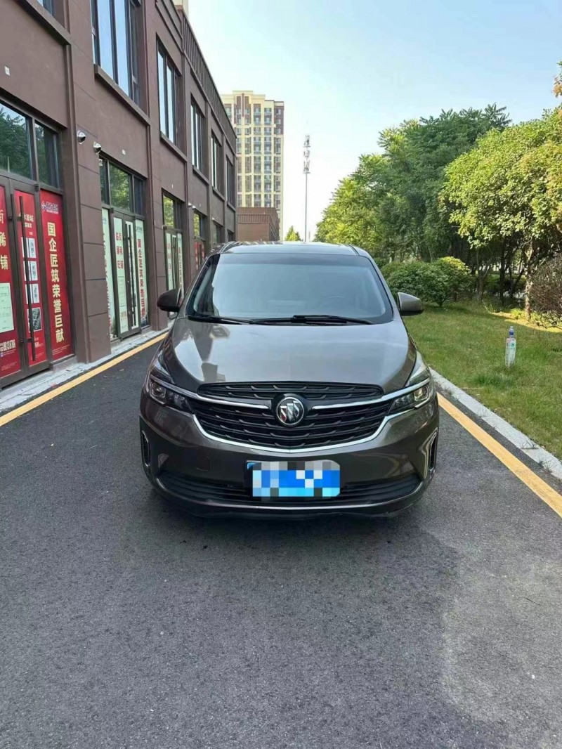 济宁21年别克GL81