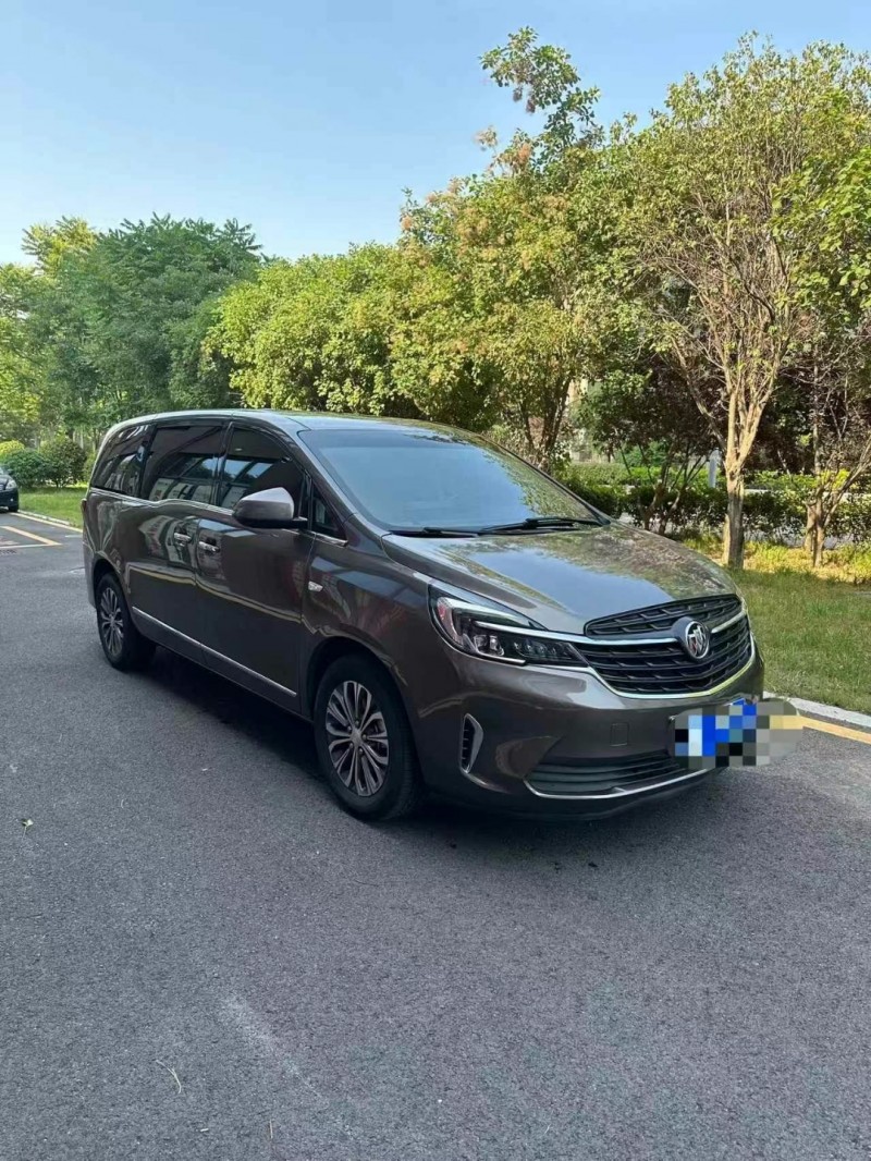 济宁21年别克GL83