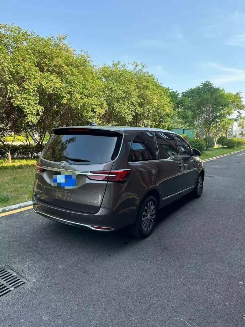 济宁21年别克GL88