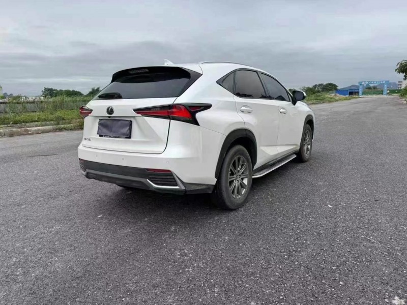 河池19年雷克薩斯NX8