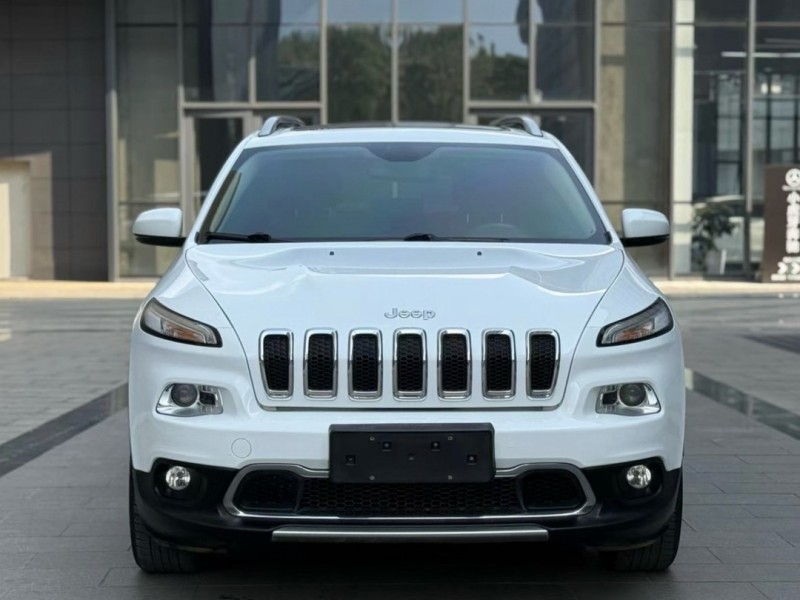 鹽城18年Jeep自由光1