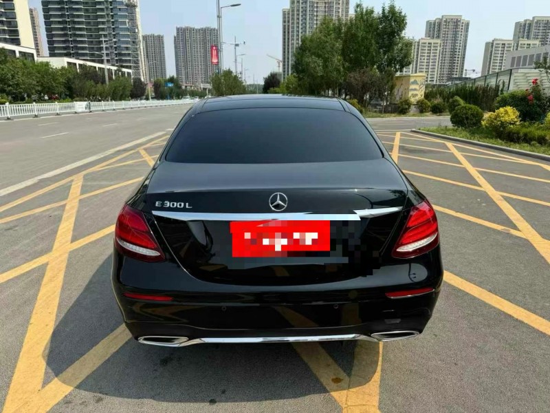 济宁18年奔驰E9