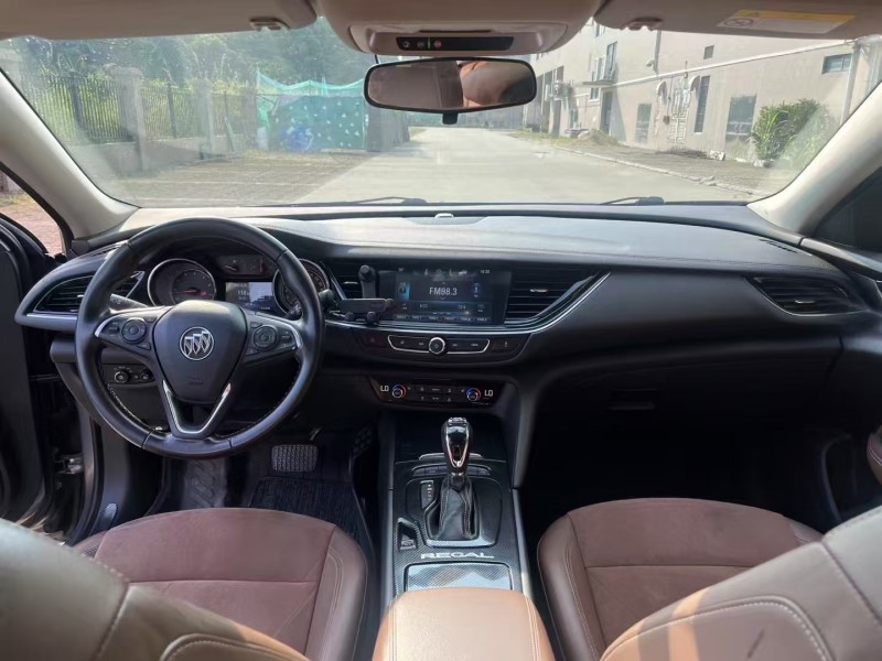 江门17年别克君威5