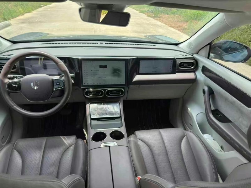 廣州22年零跑汽車C117