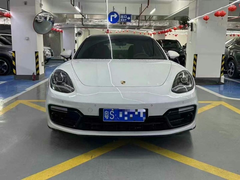 廣州18年保時捷帕拉梅拉1