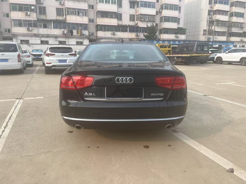 阜陽14年奧迪A8L9