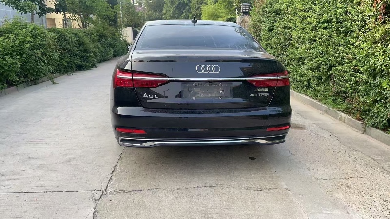 武漢23年奧迪A6L8