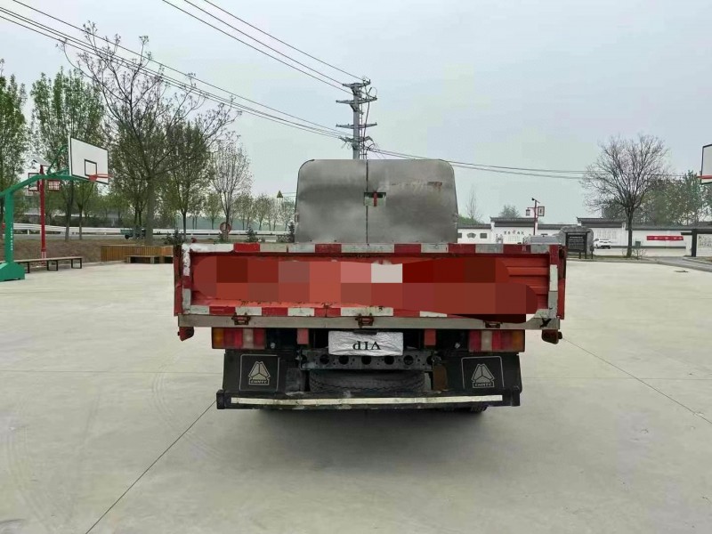 徐州20年卡車系列重汽豪沃7