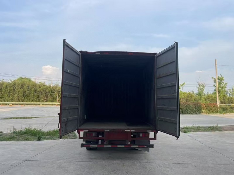 徐州19年卡車系列重汽豪沃6