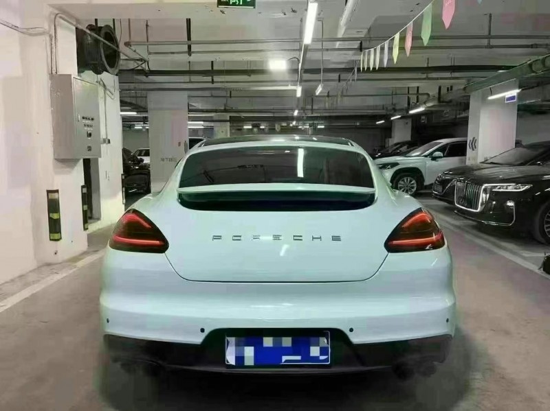 綿陽11年保時捷帕拉梅拉9