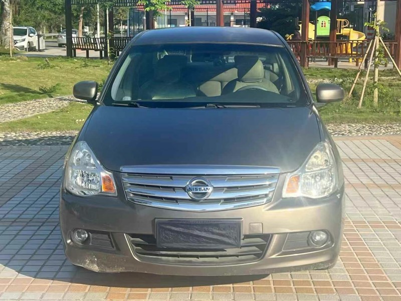 汕頭11年日產軒逸1