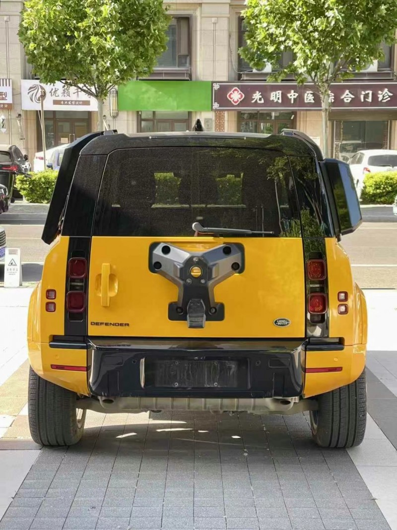 徐州23年路虎衛士9