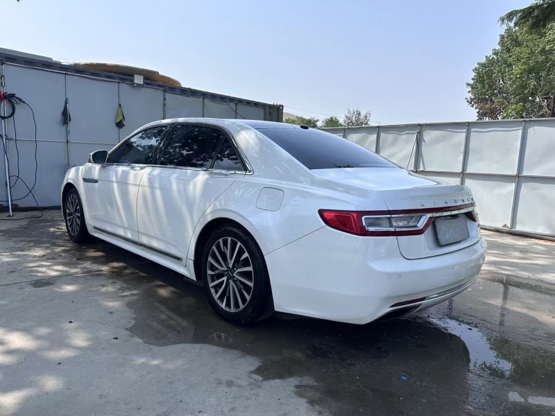 青島18年林肯大陸8