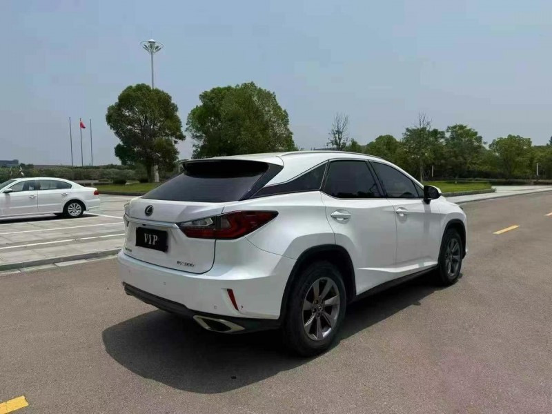 鹽城18年雷克薩斯RX7