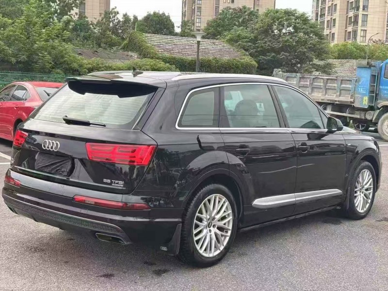 金華19年奧迪Q78