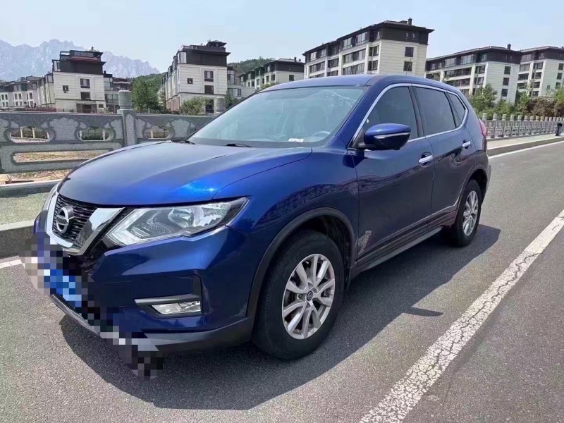 青島18年日產奇駿2