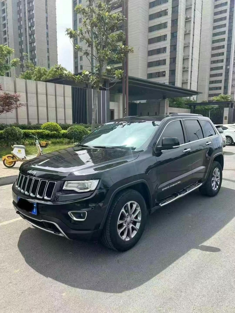 濰坊17年Jeep大切諾基2