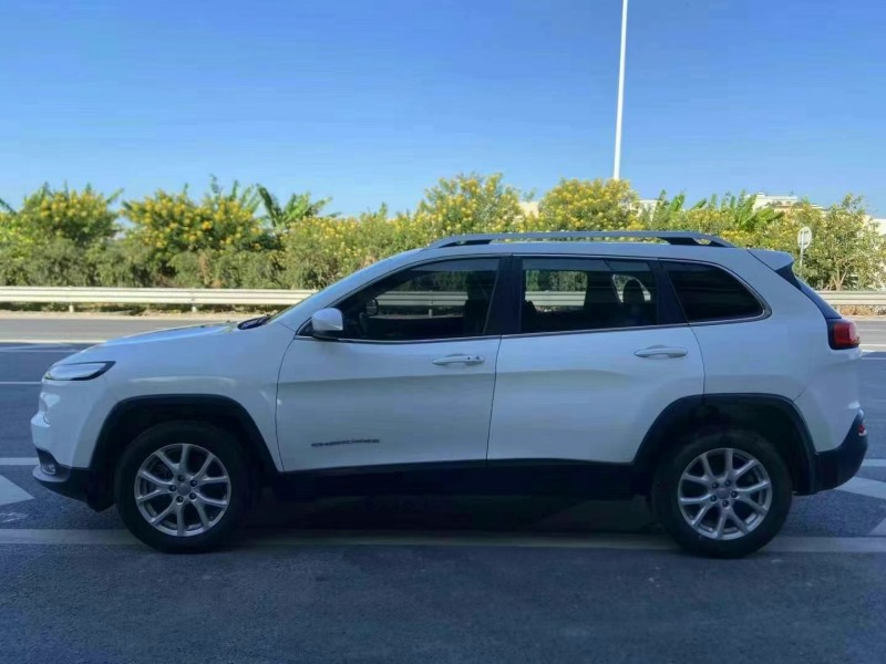 廣州14年Jeep自由光6