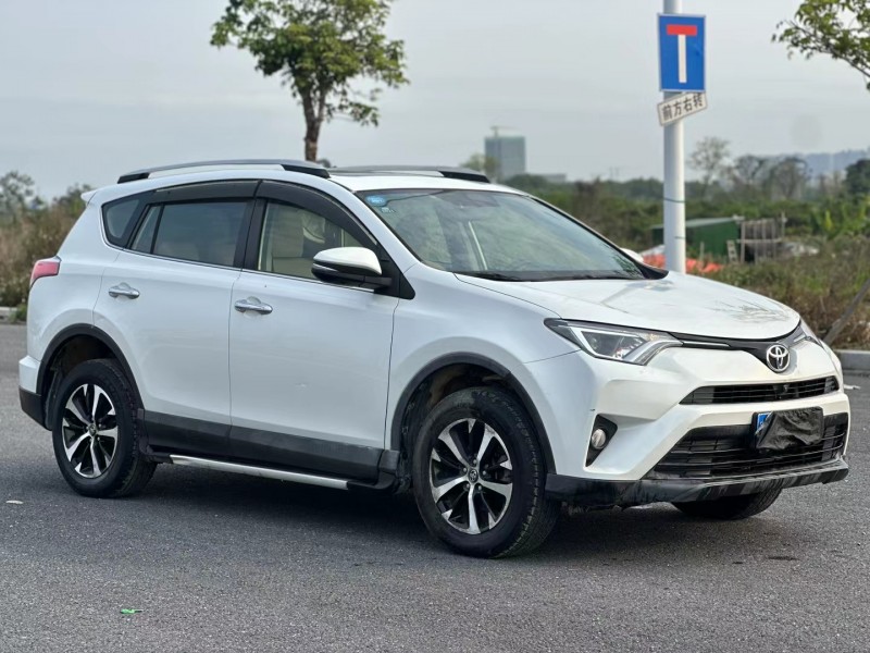 汕頭17年豐田RAV4榮放2