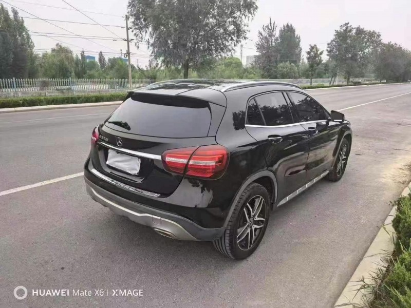 东营17年奔驰GLA7