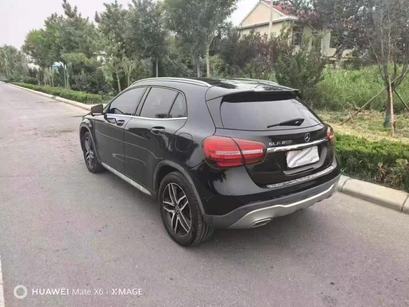 东营17年奔驰GLA8