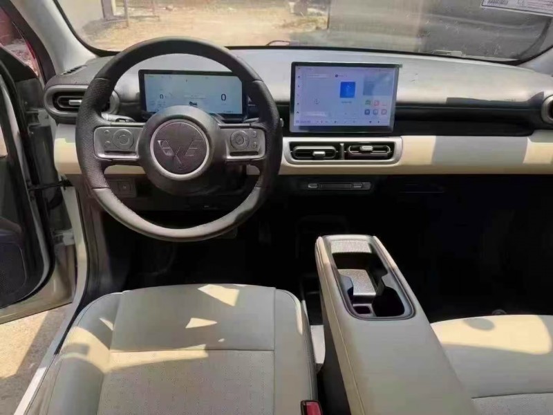 菏澤25年五菱汽車繽果5