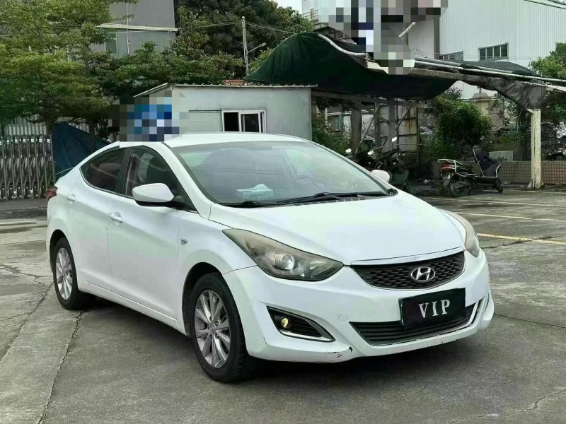 中山16年現代朗動2