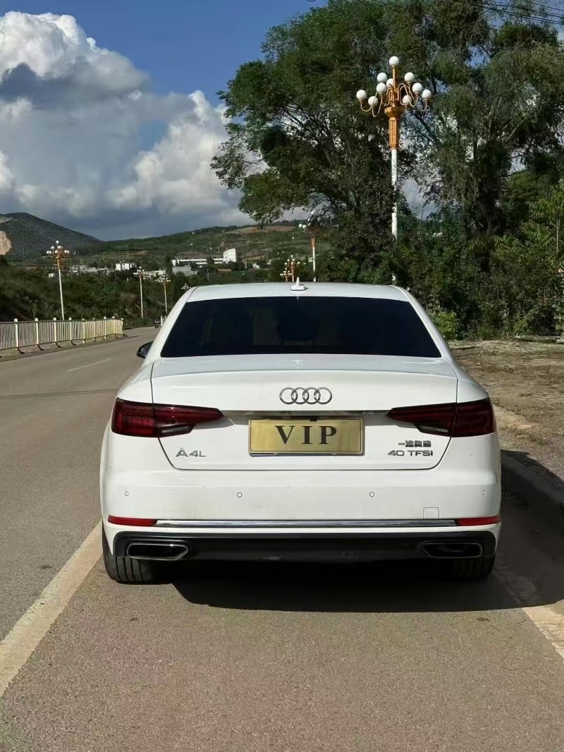 銅仁19年奧迪A4L9