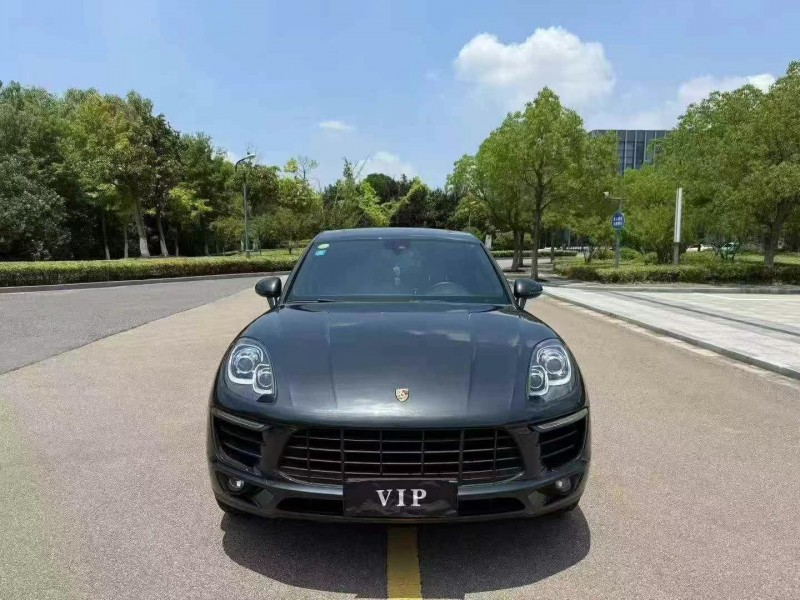 南京18年保時捷Macan1