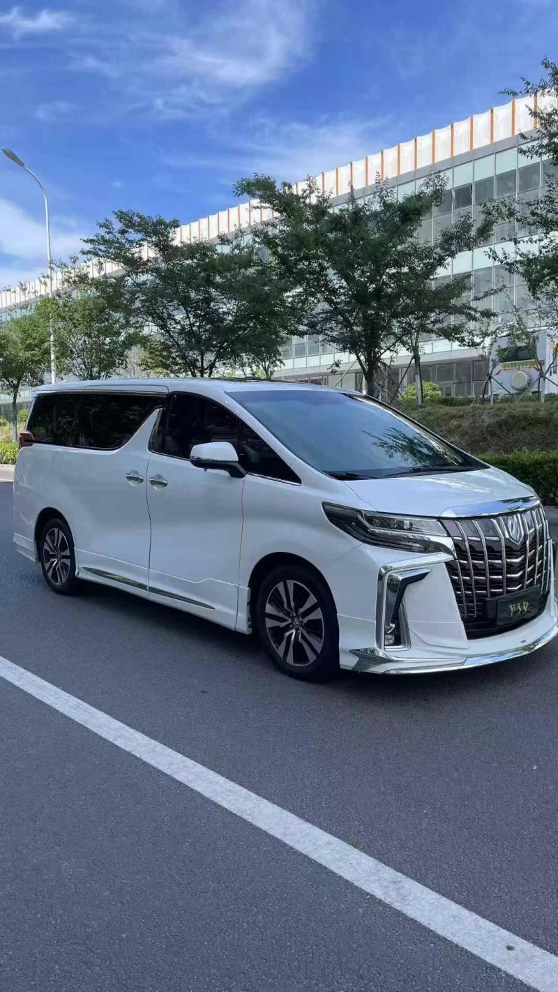 濟寧19年豐田埃爾法2