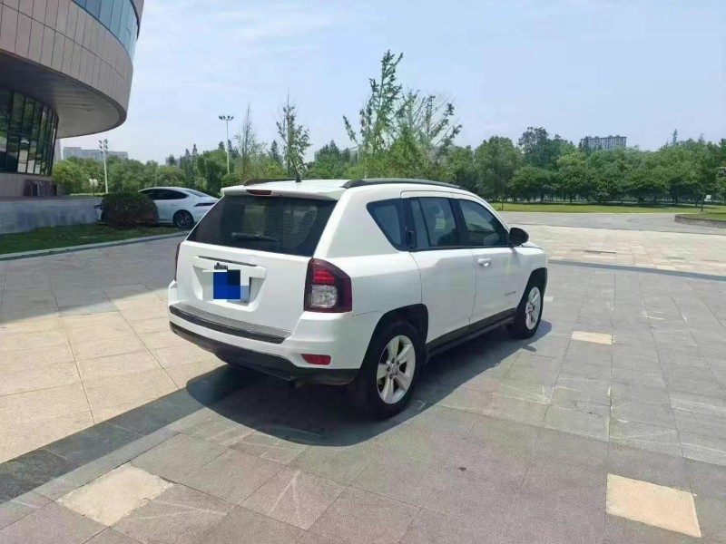 荊州16年Jeep指南者8