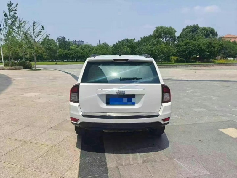荊州16年Jeep指南者9