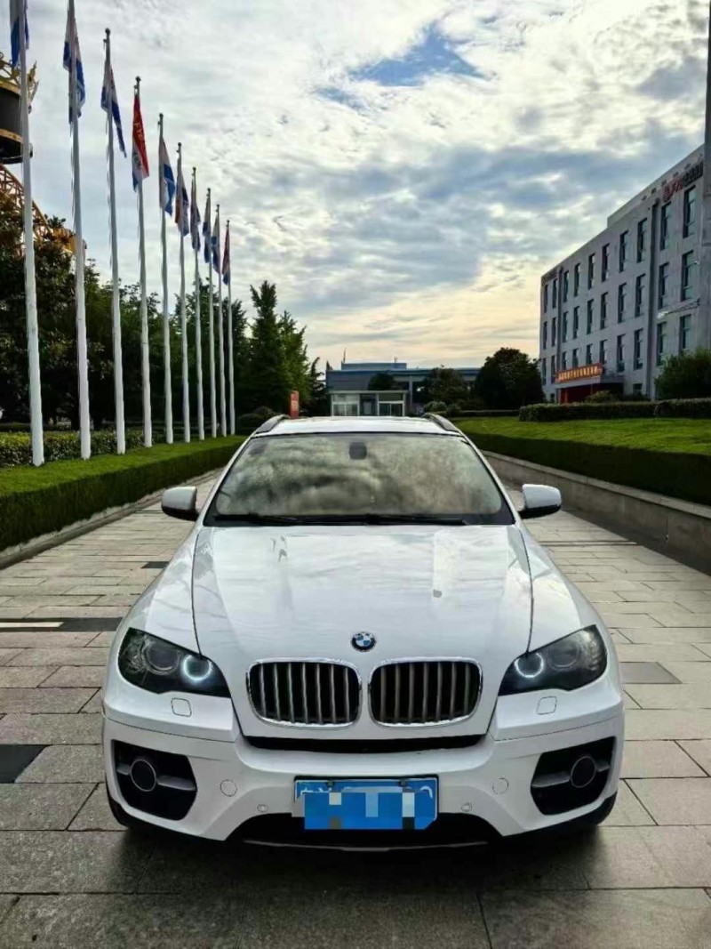 南通12年寶馬X61