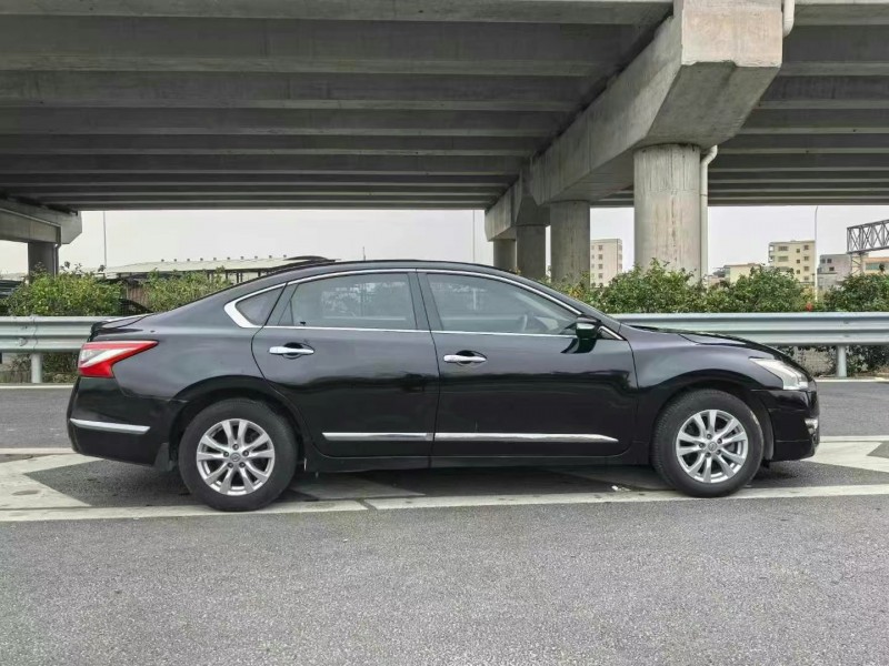 廣州13年日產天籟4