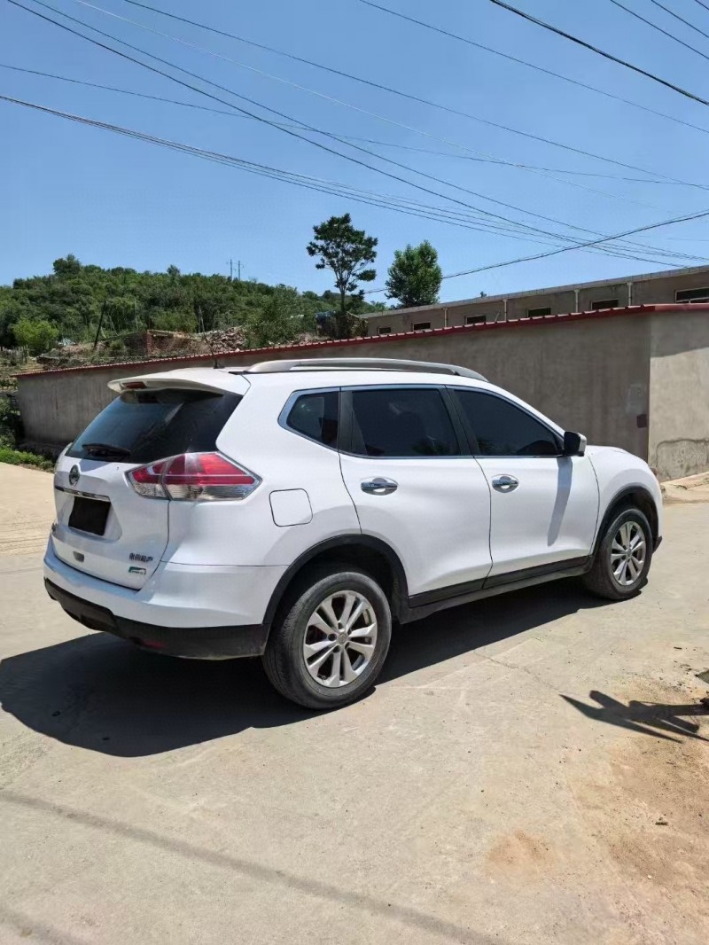 廣州15年日產奇駿5