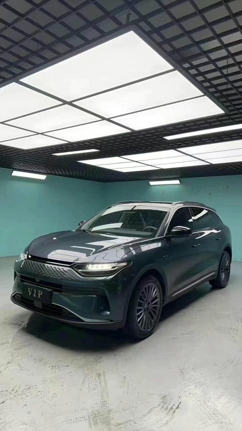 成都24年零跑汽車C112
