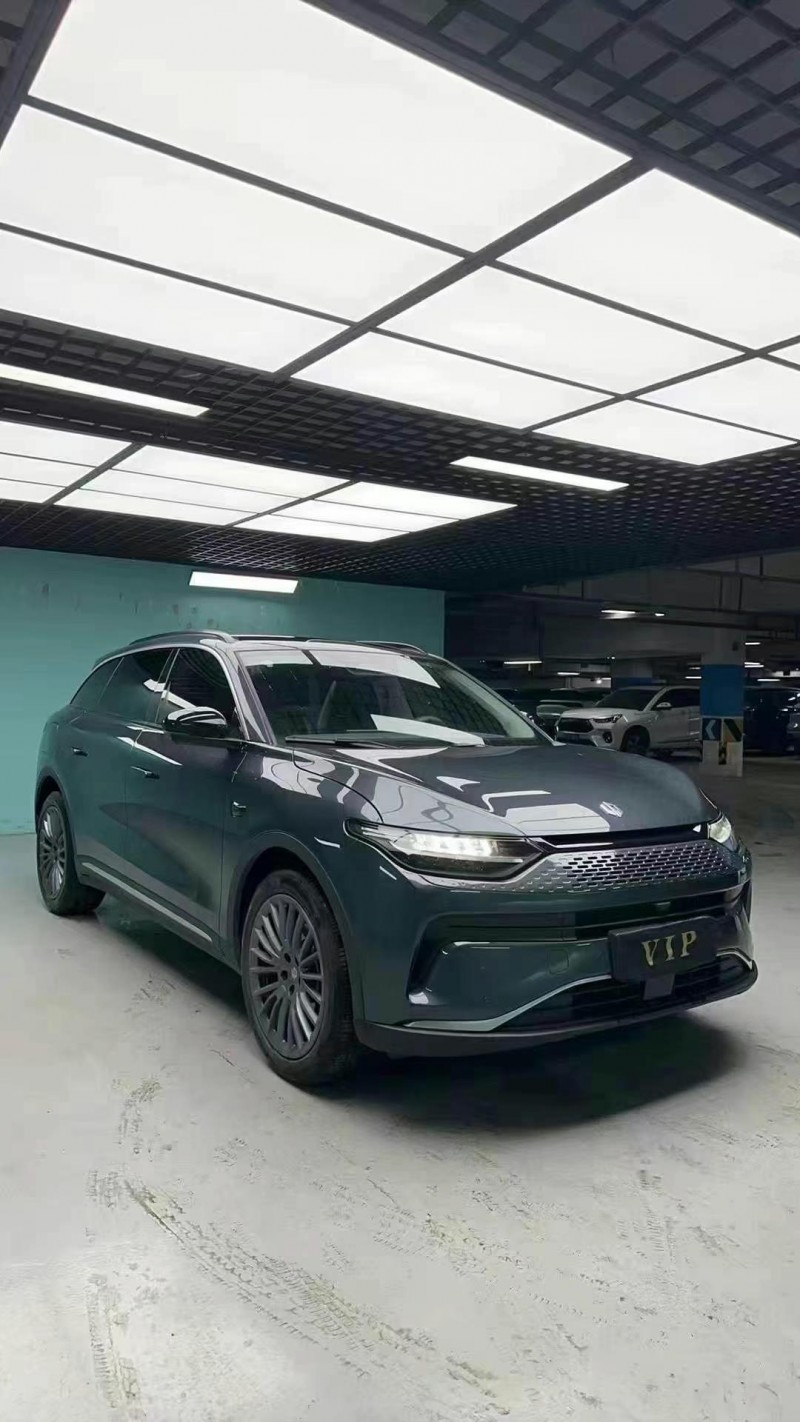 成都24年零跑汽車C113
