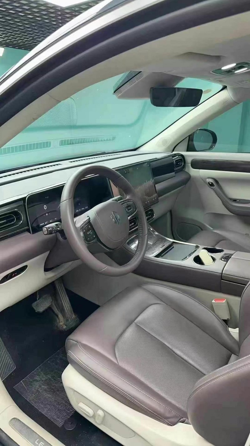 成都24年零跑汽車C115