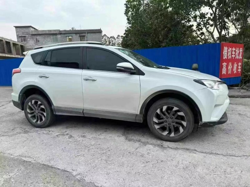 桂林18年豐田RAV4榮放3
