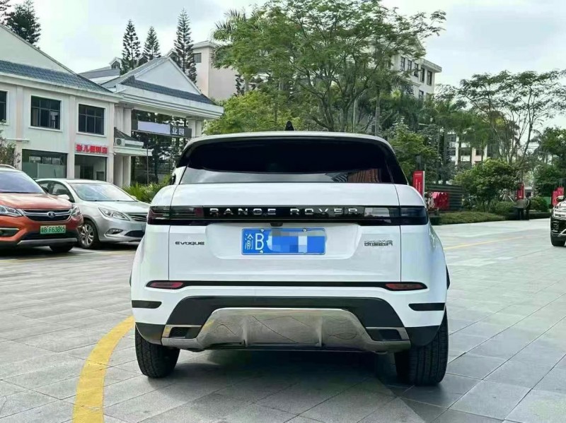 深圳24年路虎極光9