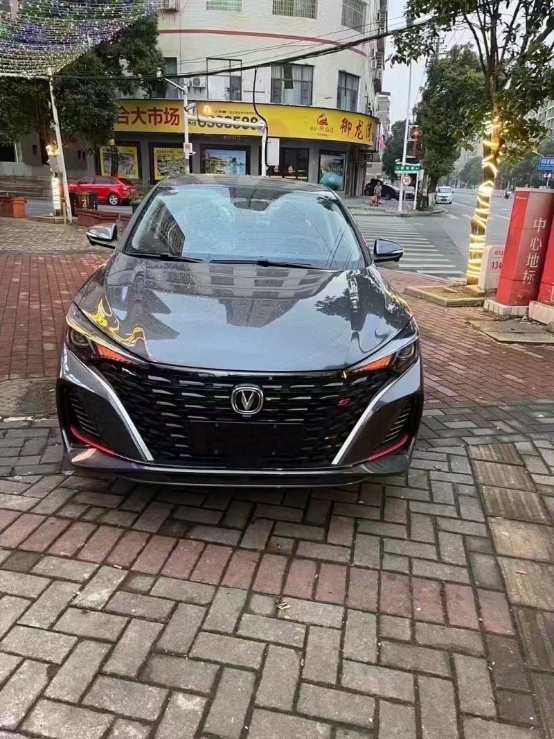 婁底25年長安汽車逸動1