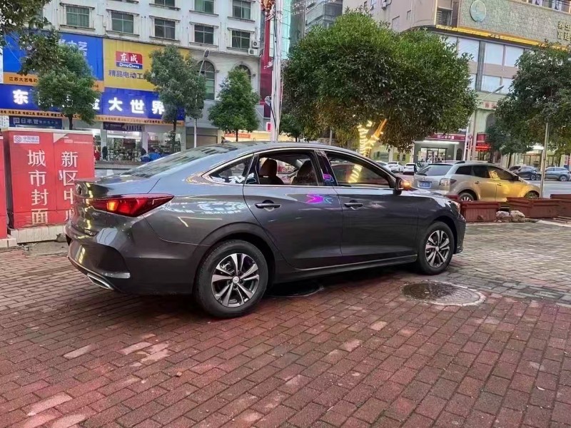 婁底25年長安汽車逸動6