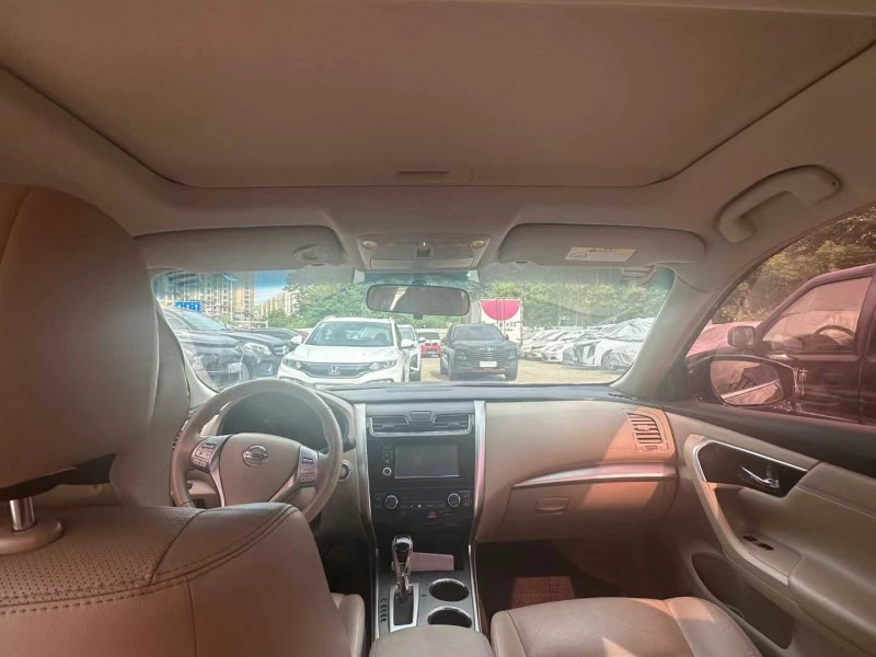 婁底17年日產天籟5