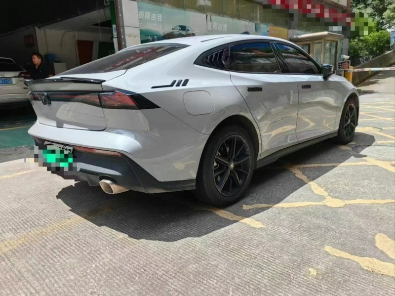 貴陽23年長安汽車UNI8