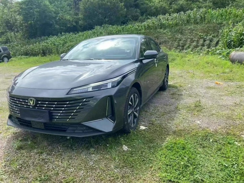 貴陽25年長安汽車逸動2