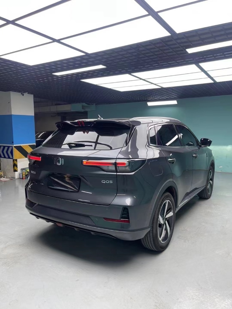 成都25年長安汽車啟源9