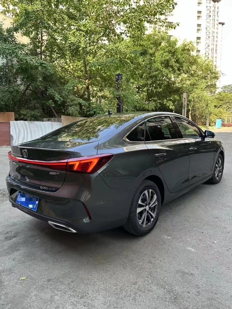 成都24年長安汽車逸動9